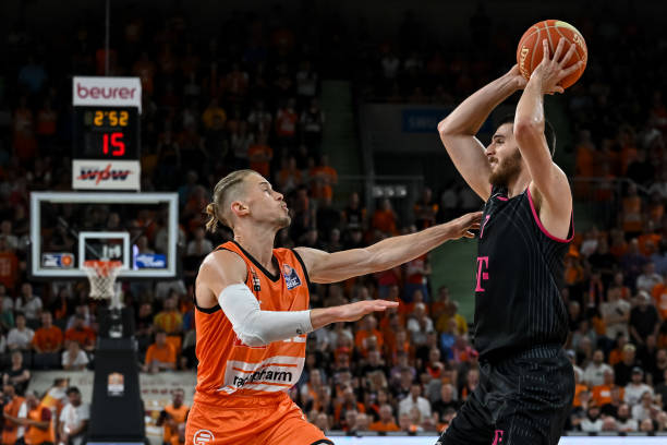 这种表现背 这种表现背