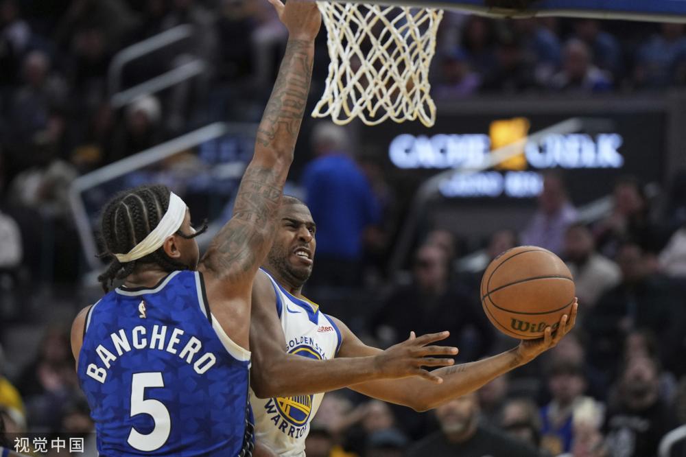 在激烈竞争 在激烈竞争