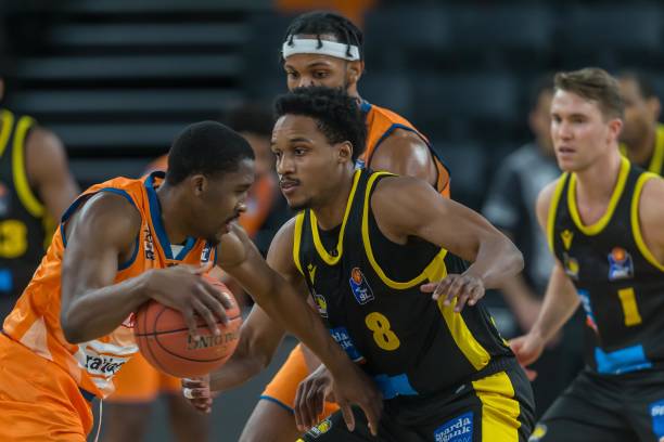 若被迫防守 若被迫防守